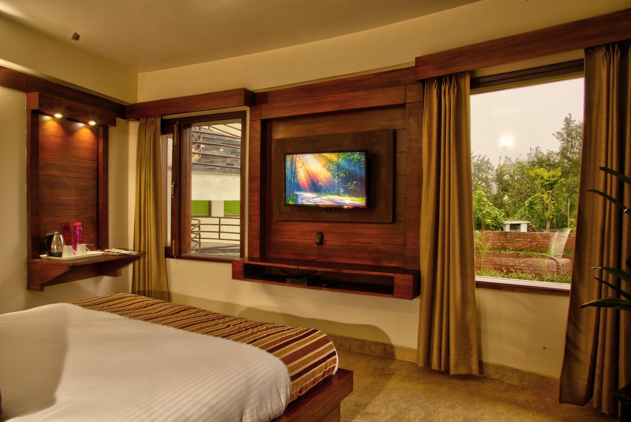The Palm Resort-Luxuria Nainital Εξωτερικό φωτογραφία